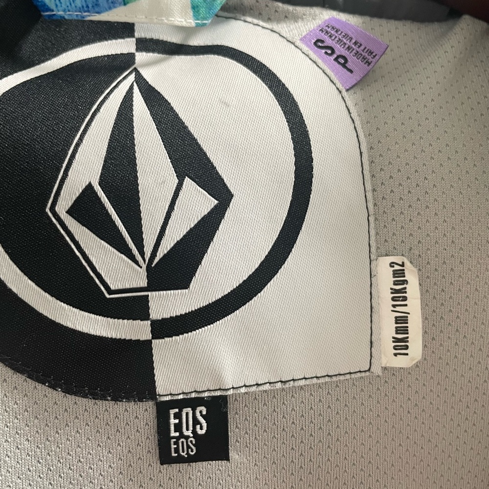 Volcom lightweight ski jacket - Picture 3 of 8